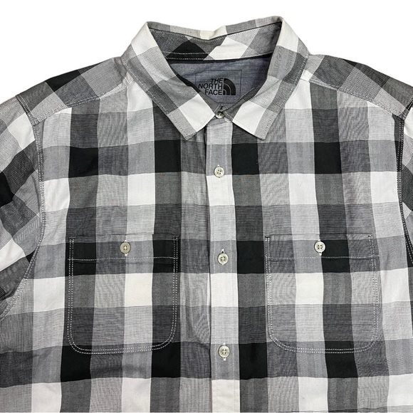 The North Face Men’s Large Plaid Short Sleeve Shirt - Picture 2 of 4